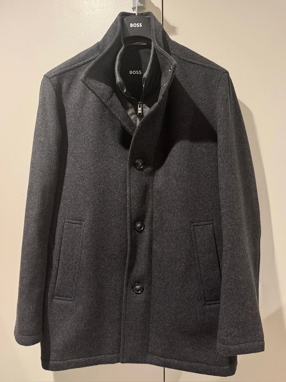 Hugo Boss Coxtan Wool-Cashmere Blend Coat in Medium Grey, 38R